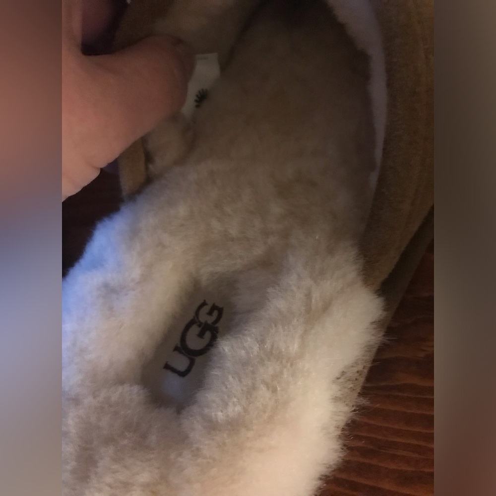 UGG Pearle Scuff Shearling Slippers- NWOT- men’s 8/ women’s 10 - Picture 7 of 16